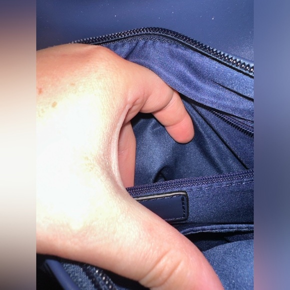 alex + max navy bee pendant flip top purse - Picture 3 of 5